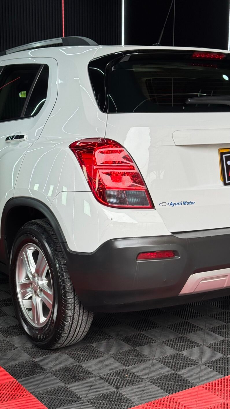 
								CHEVROLET TRACKER LT AT 1.8 full									