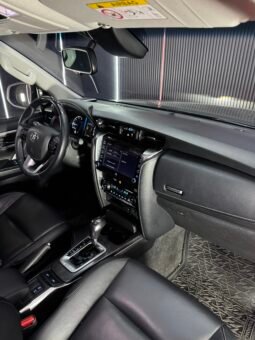 
										TOYOTA FORTUNER SR-V 2.4 AT DIESEL 4X2 full									