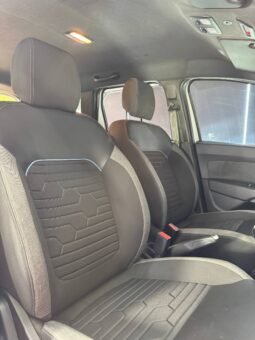 
										RENAULT DUSTER ICONIC MT 1.3T 4X4 full									