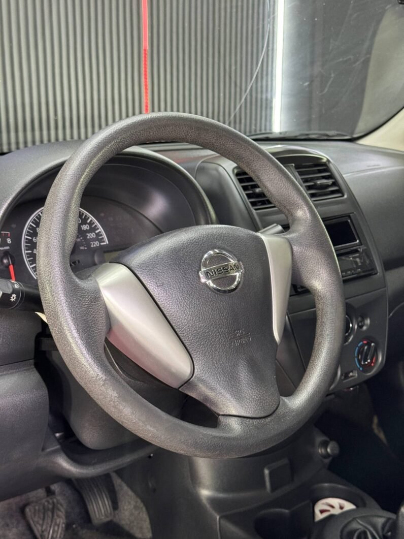
								NISSAN VERSA DRIVE MT 1.6 SD full									