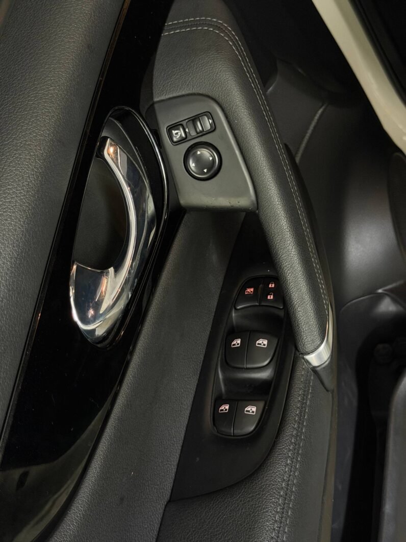 
								NISSAN QASHQAI EXCLUSIVE 4×4 AT full									