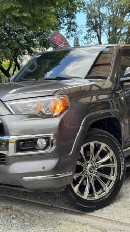 
										TOYOTA 4 RUNNER LIMITED 4*4 GASOLINA 4.0L AT full									