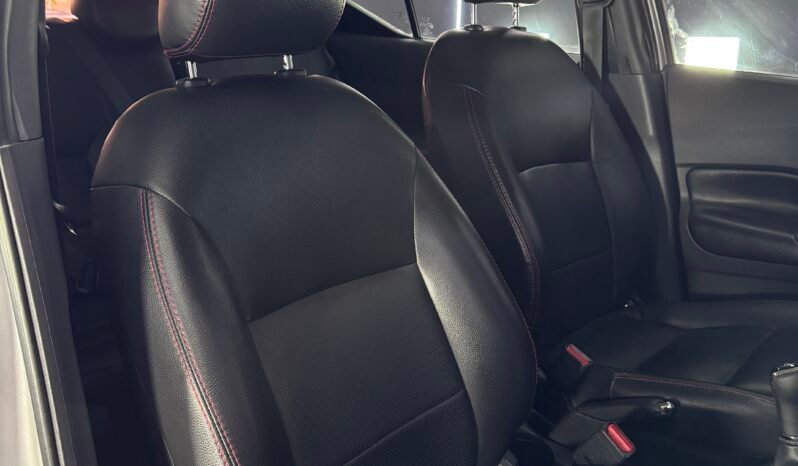 
								NISSAN KICKS ADVANCE MT 1.6L 4X2 full									