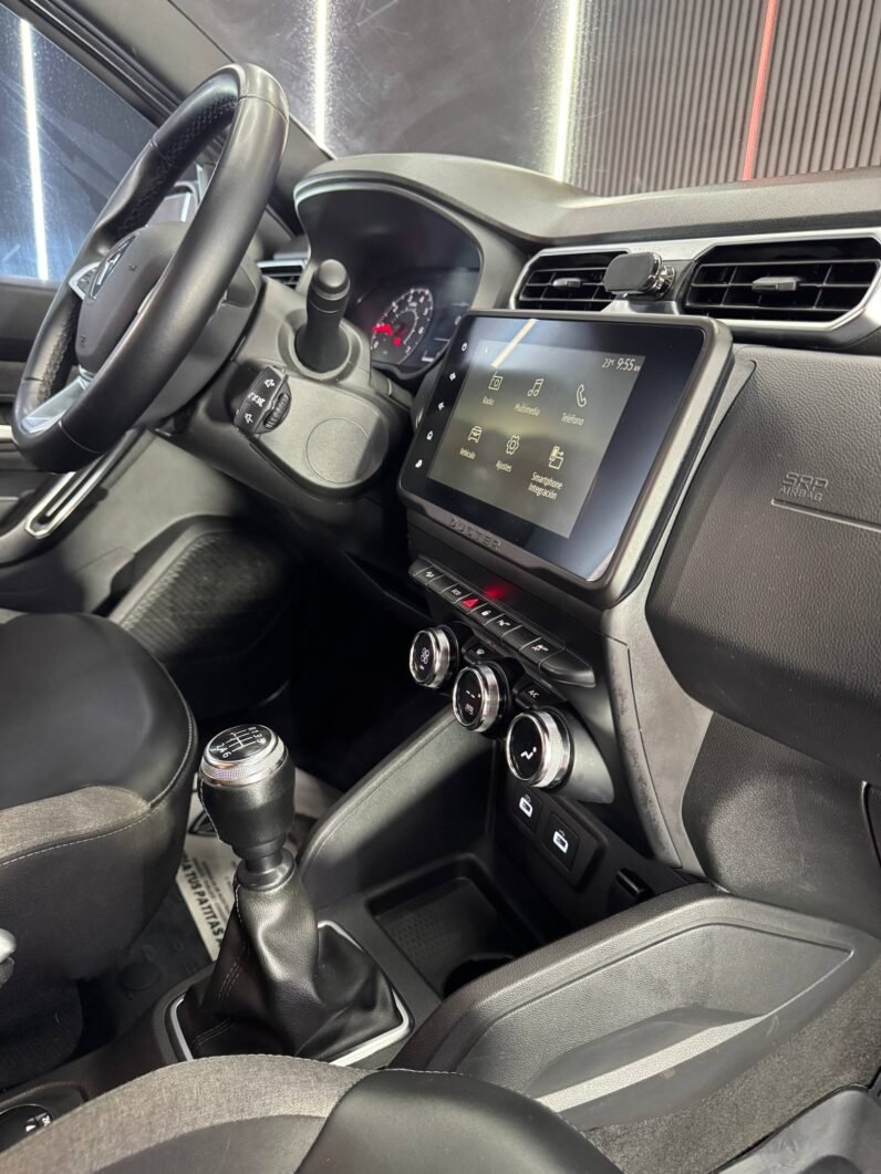 
								RENAULT DUSTER ICONIC MT 1.3T 4X4 full									