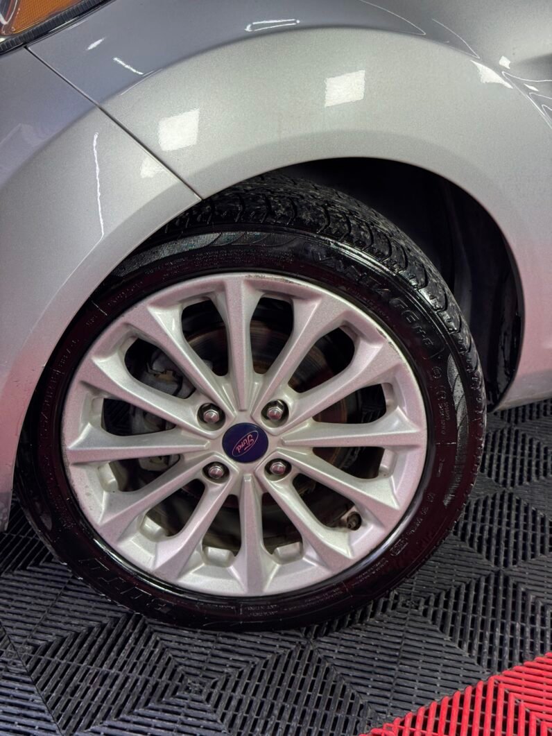 
								FORD FIESTA TITANIUM 1.600 CC MECANICO full									