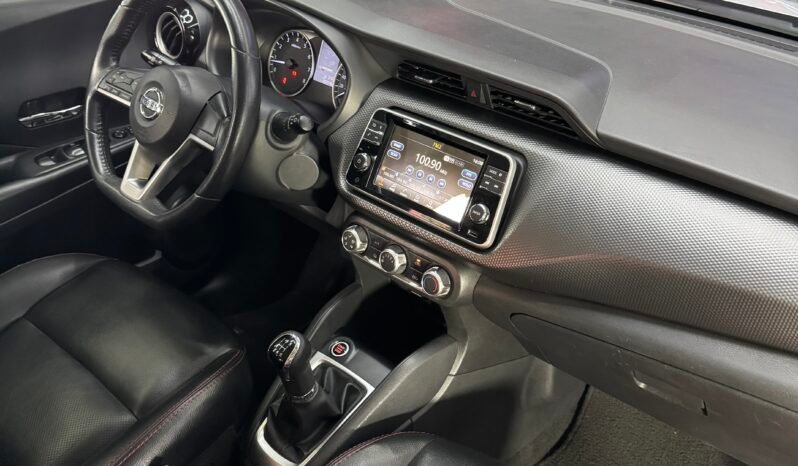 
								NISSAN KICKS ADVANCE MT 1.6L 4X2 full									