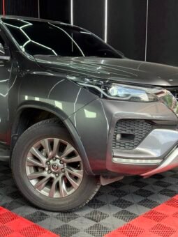 
										TOYOTA FORTUNER SR-V 2.4 AT DIESEL 4X2 full									