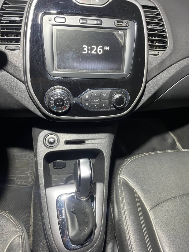 
								RENAULT captur Intens Bose at 2.0 full									
