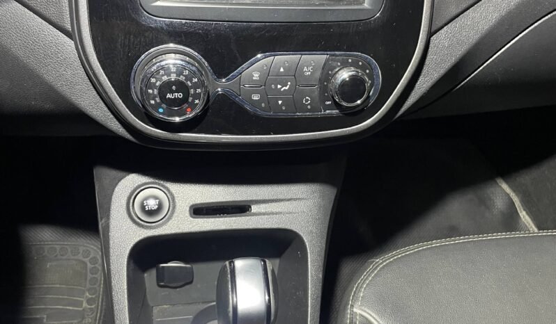 
								RENAULT captur Intens Bose at 2.0 full									