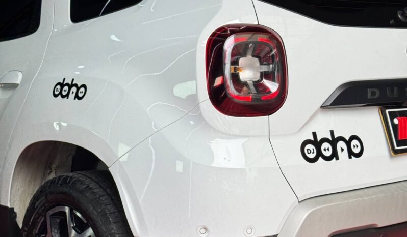 
								RENAULT DUSTER ICONIC MT 1.3T 4X4 full									