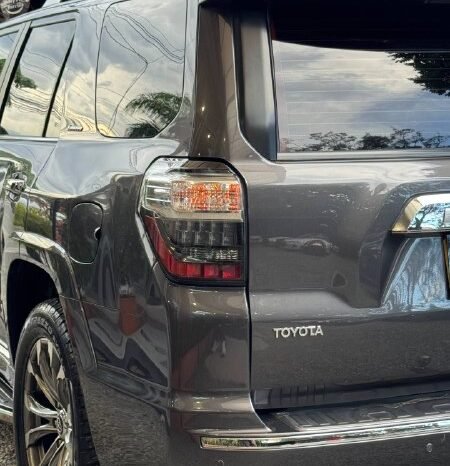 
								TOYOTA 4 RUNNER LIMITED 4*4 GASOLINA 4.0L AT full									