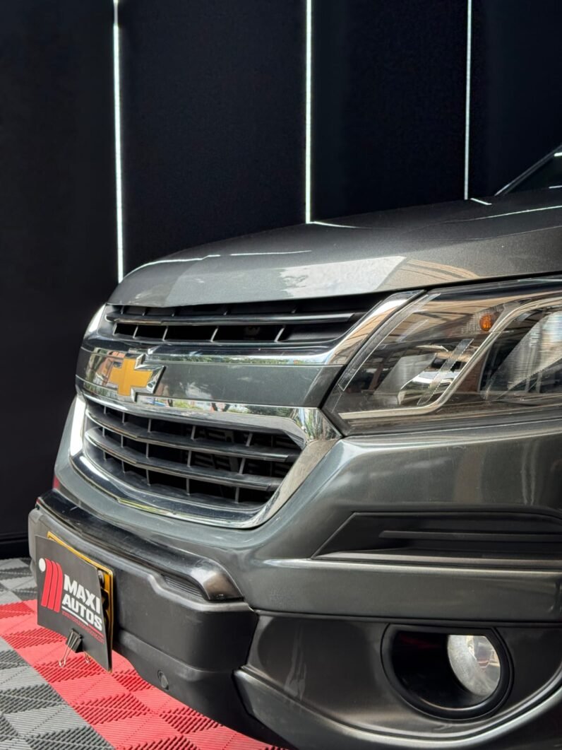 
								CHEVROLET COLORADO HIGH COUNTRY 2.8 AT 4X4 full									