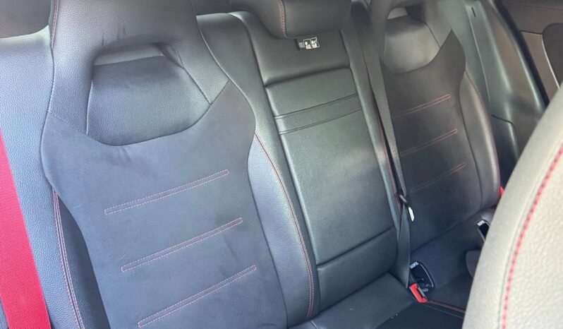 
								MERCEDES-BENZ CLA35 4MATIC 2.0 AT full									