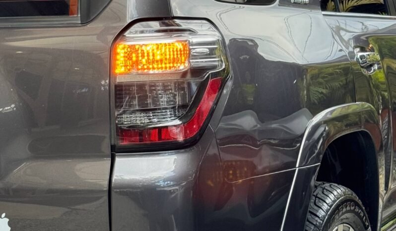 
								TOYOTA 4 RUNNER LIMITED 4*4 GASOLINA 4.0L AT full									