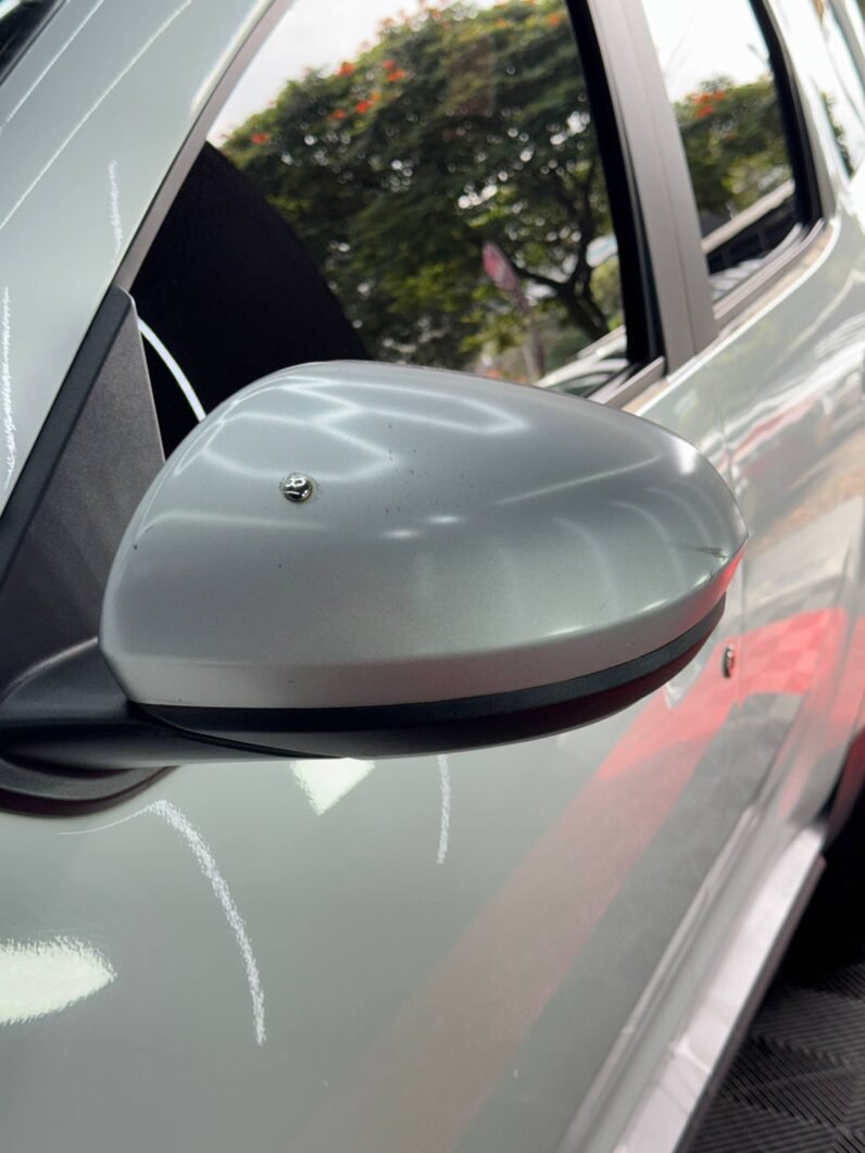 
								RENAULT DUSTER ICONIC MT 1.3T 4X4 full									