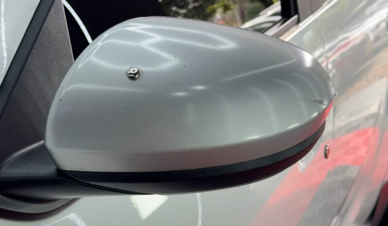 
								RENAULT DUSTER ICONIC MT 1.3T 4X4 full									