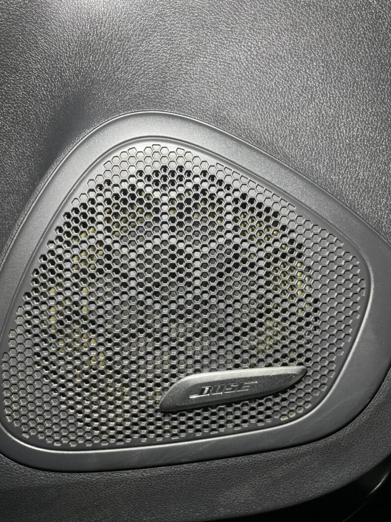 
								RENAULT captur Intens Bose at 2.0 full									