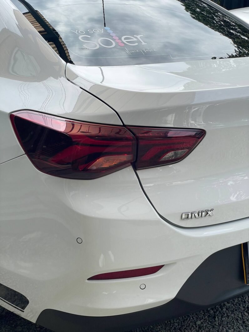 
								CHEVROLET ONIX PREMIER TURBO 1.0L SEDAN full									