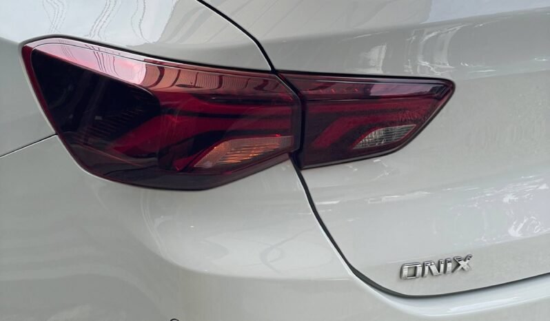 
								CHEVROLET ONIX PREMIER TURBO 1.0L SEDAN full									