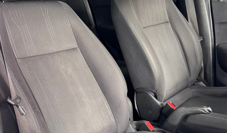 
								CHEVROLET TRACKER LT AT 1.8 full									