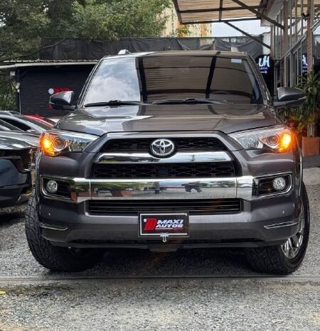 
								TOYOTA 4 RUNNER LIMITED 4*4 GASOLINA 4.0L AT full									