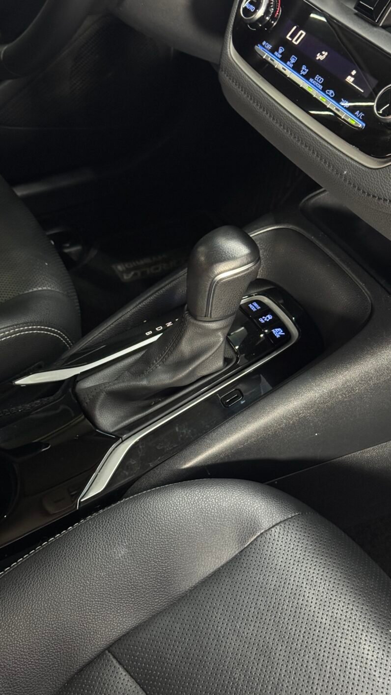 
								TOYOTA COROLLA XEI AT 1.8 HIBRIDO full									