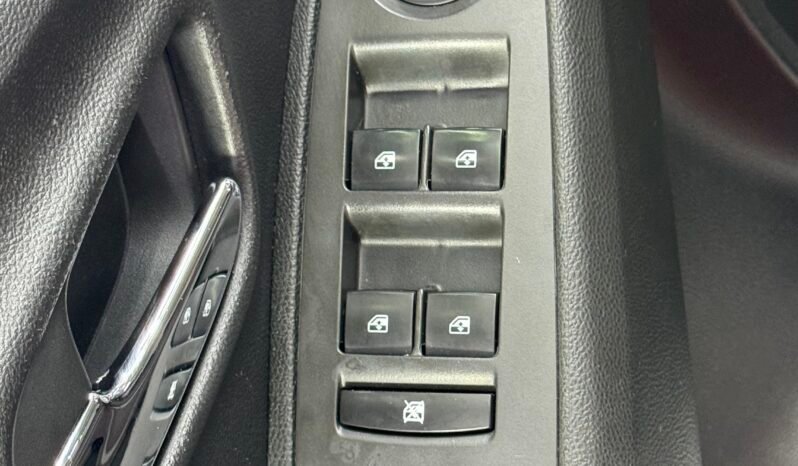 
								CHEVROLET TRACKER LT AT 1.8 full									