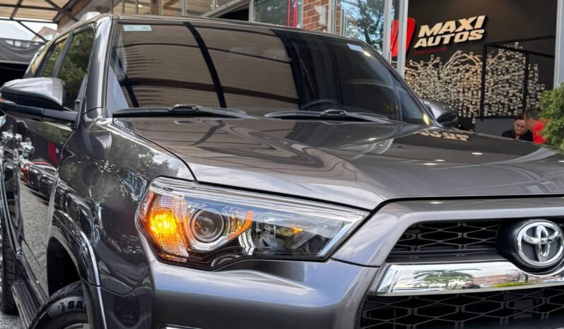 
								TOYOTA 4 RUNNER LIMITED 4*4 GASOLINA 4.0L AT full									