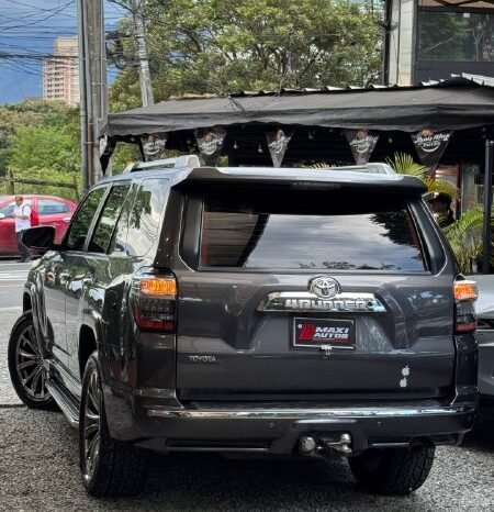 
								TOYOTA 4 RUNNER LIMITED 4*4 GASOLINA 4.0L AT full									