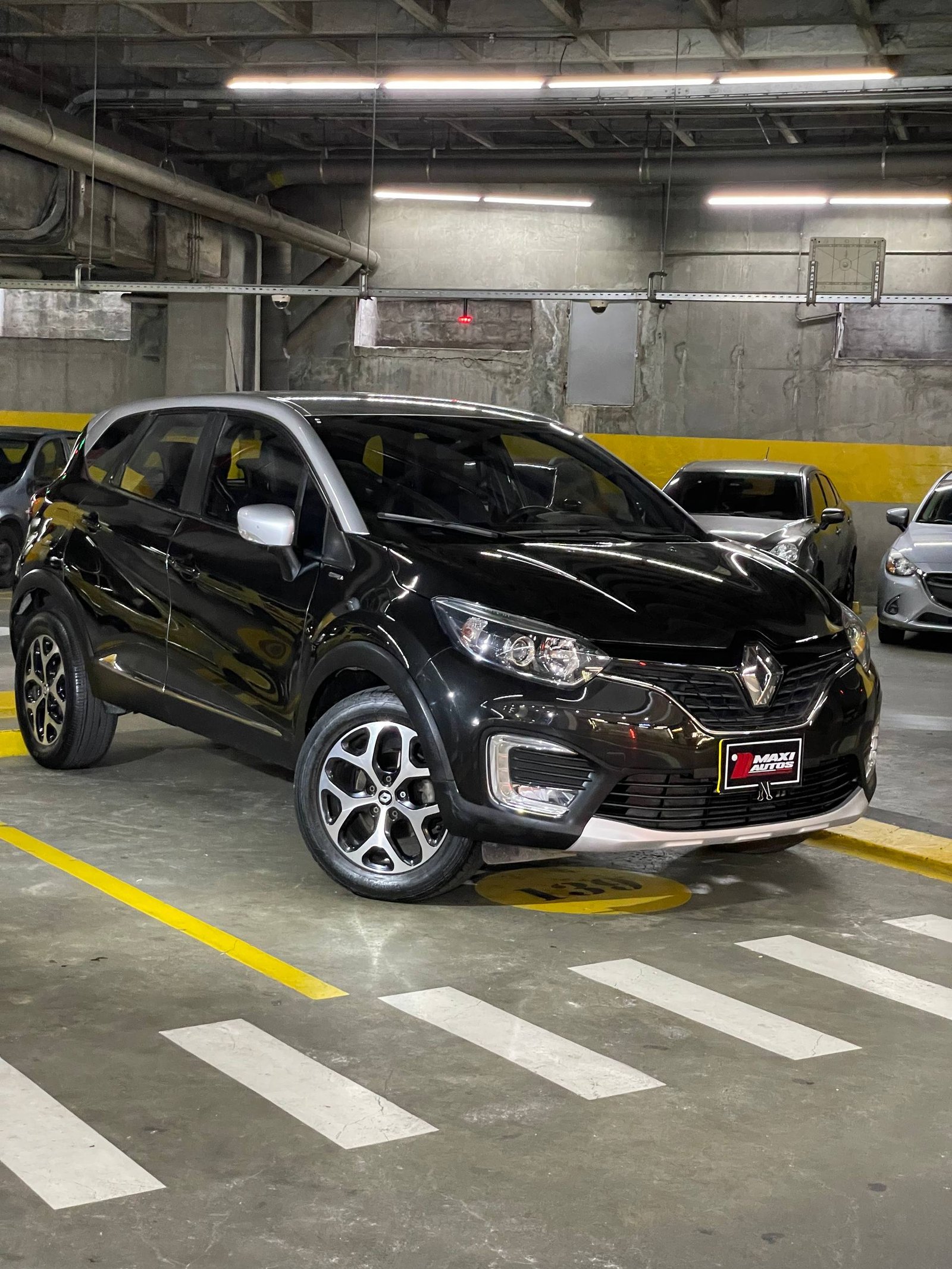 RENAULT captur Intens Bose at 2.0