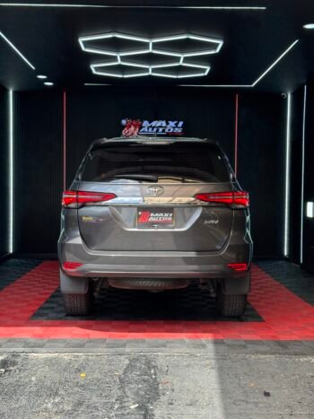 TOYOTA FORTUNER SR-V 2.4 AT DIESEL 4X2
