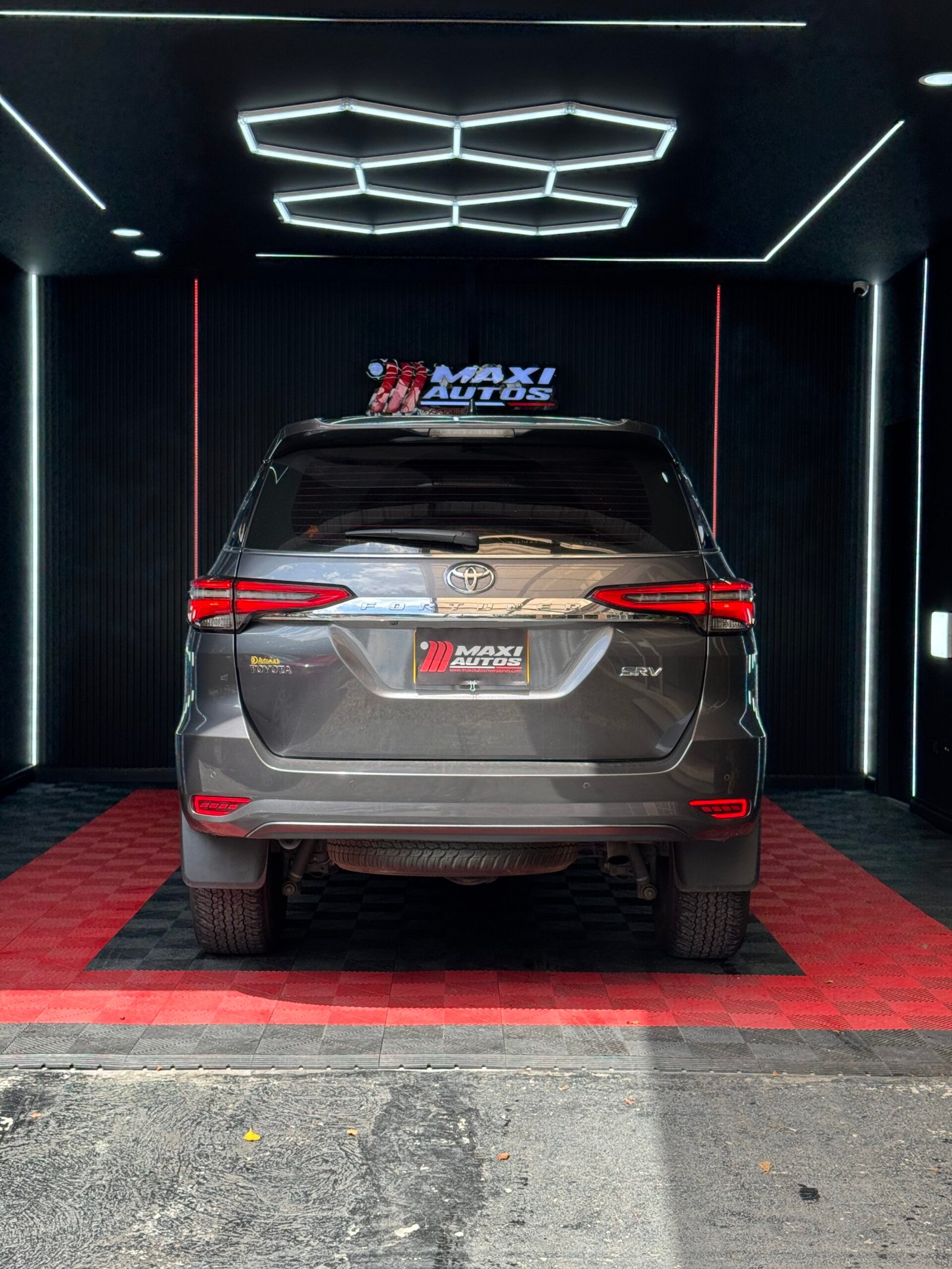 TOYOTA FORTUNER SR-V 2.4 AT DIESEL 4X2