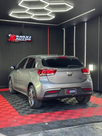 KIA RIO VIBRANT 1.4 AT HB