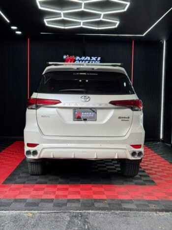 TOYOTA FORTUNER SR 2.4 AT DIESEL 4X2