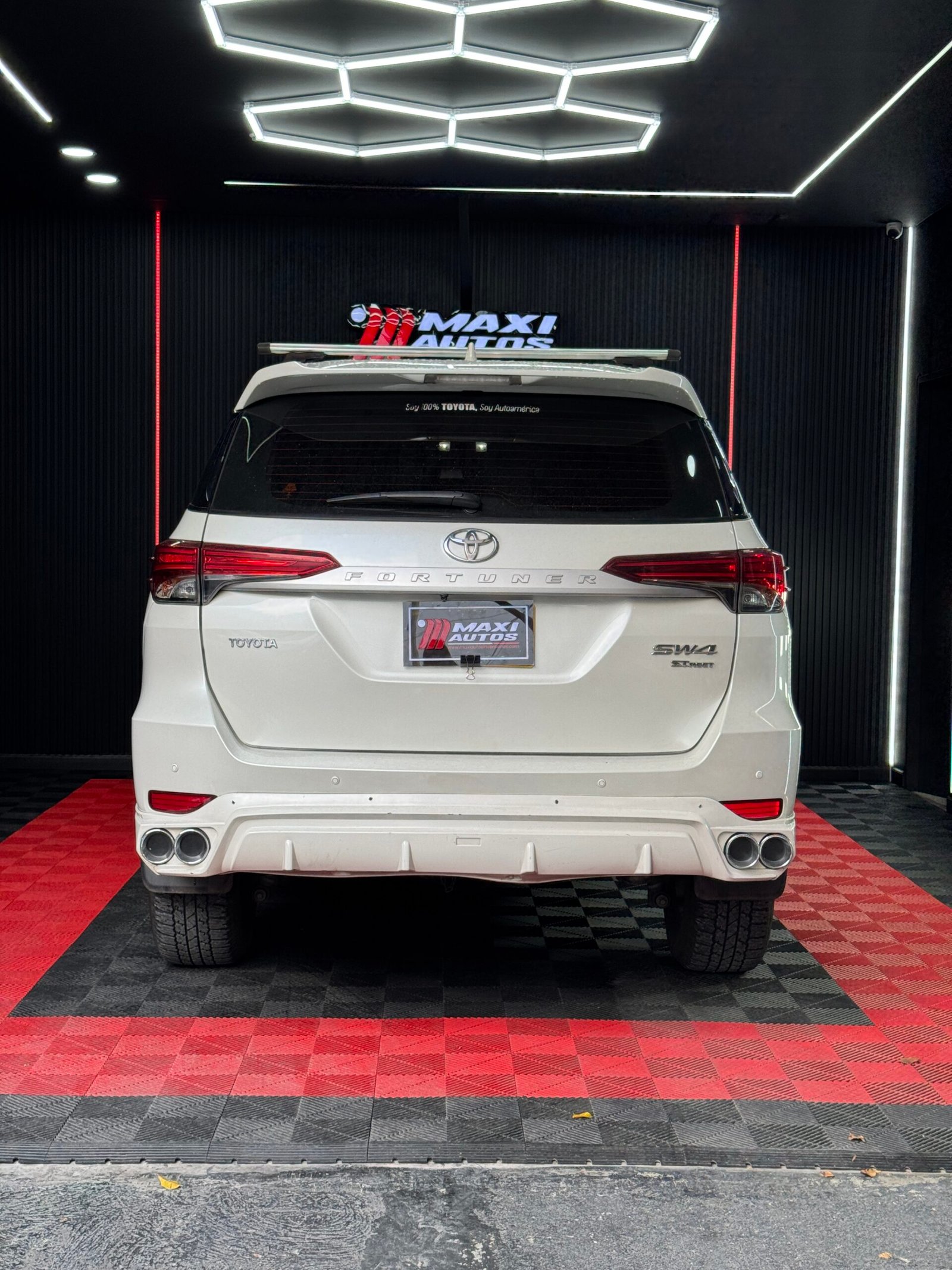 TOYOTA FORTUNER SR 2.4 AT DIESEL 4X2