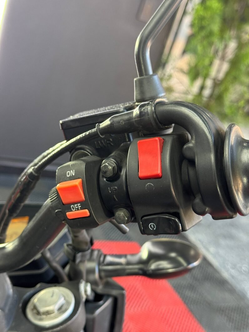 
								YAMAHA FZ-N 250 full									