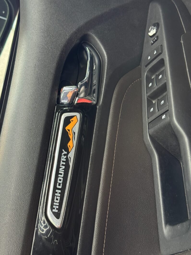 
								CHEVROLET COLORADO HIGH COUNTRY 2.8 AT 4X4 full									