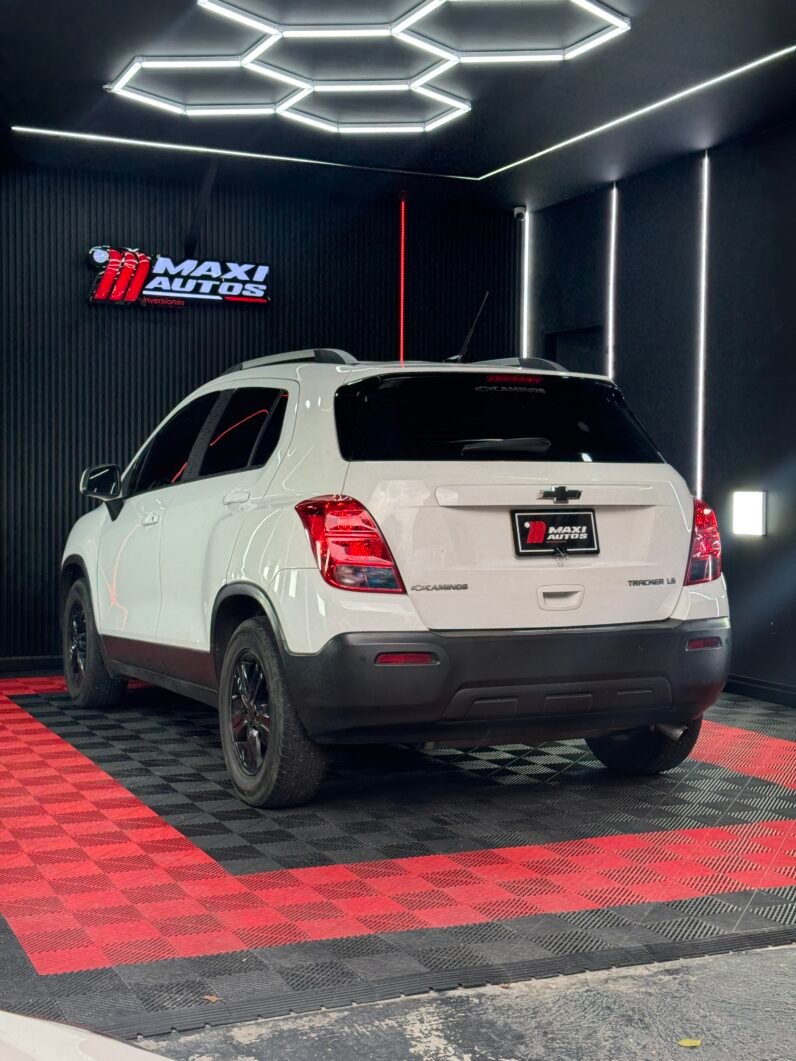 
								CHEVROLET TRACKER LS AT 1.8 4X2 full									