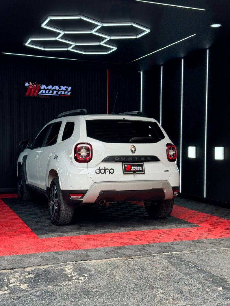 
								RENAULT DUSTER ICONIC MT 1.3T 4X4 full									