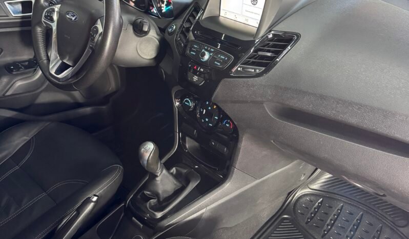 
								FORD FIESTA TITANIUM 1.600 CC MECANICO full									