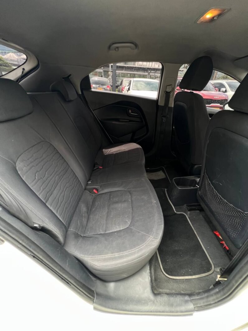 
								KIA RIO UB EX HB 1.4 MT full									