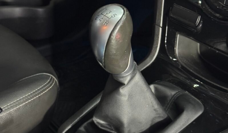 
								FORD FIESTA TITANIUM 1.600 CC MECANICO full									