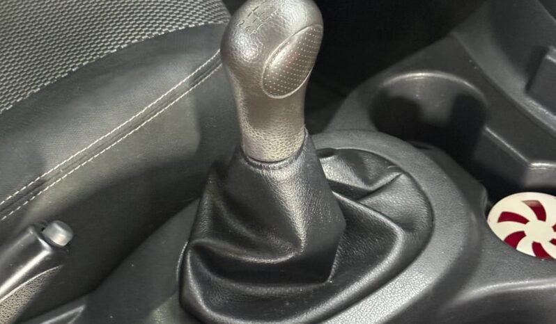 
								NISSAN VERSA DRIVE MT 1.6 SD full									