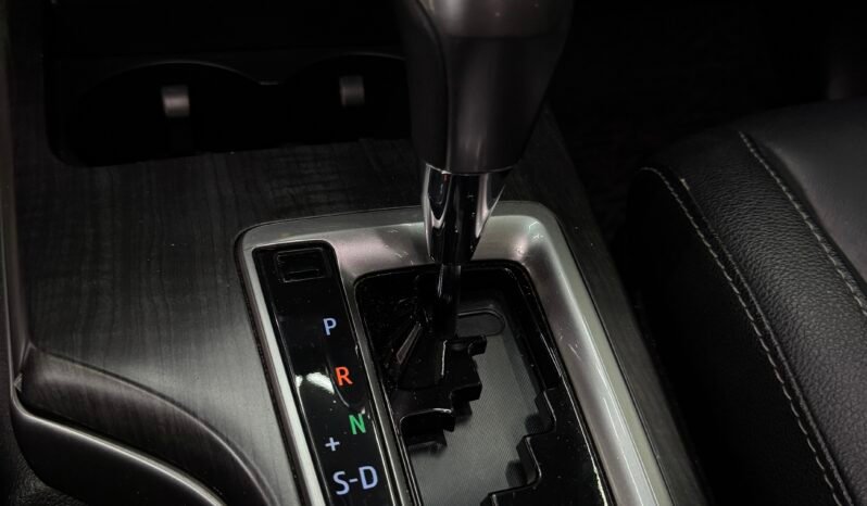 
								TOYOTA FORTUNER SR-V 2.4 AT DIESEL 4X2 full									