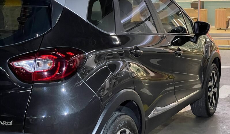 
								RENAULT captur Intens Bose at 2.0 full									