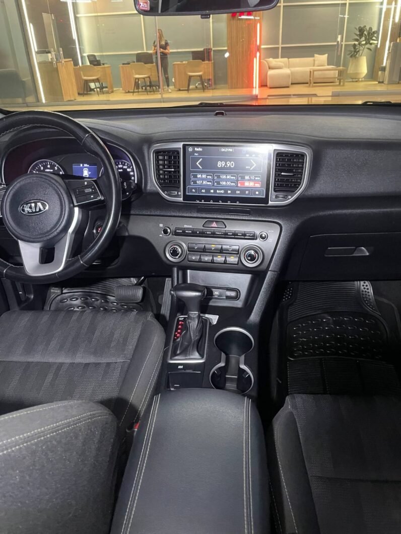 
								KIA SPORTAGE DESIRE 2.0 AT 4X2 full									