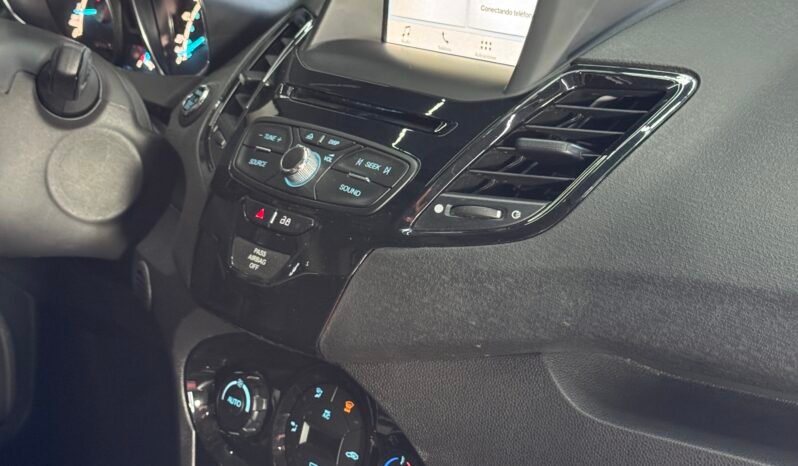 
								FORD FIESTA TITANIUM 1.600 CC MECANICO full									