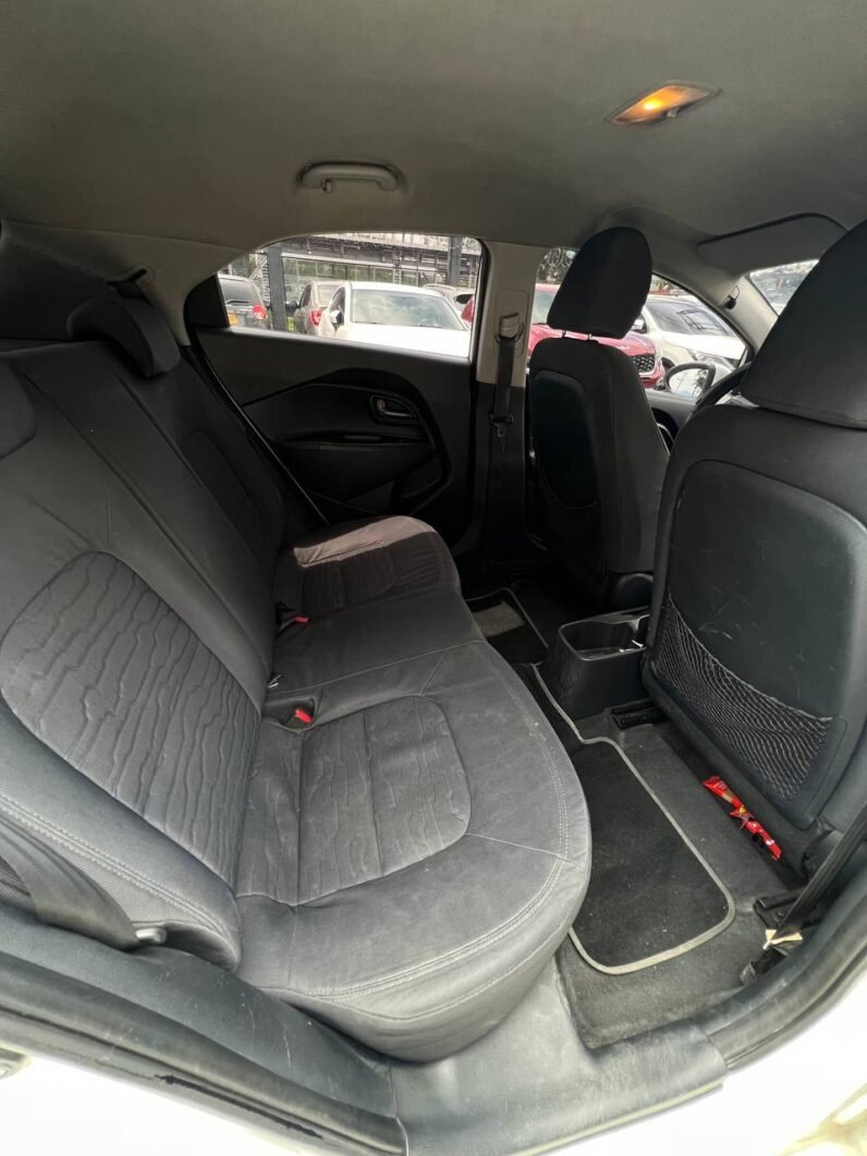 
								KIA RIO UB EX HB 1.4 MT full									