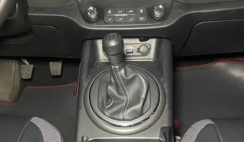 
								KIA NEW SPORTAGE LX MT 2.0L GASOLINA 4X2 full									