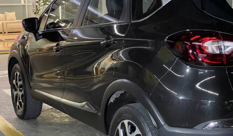 
								RENAULT captur Intens Bose at 2.0 full									